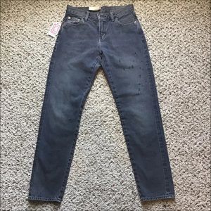 Levi’s Vintage Wedgie Straight Distressed Jeans